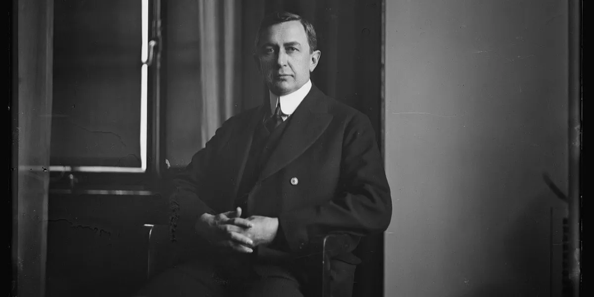 Gustave le Bon Edward Bernays Wilfried Trotter contrôle mental