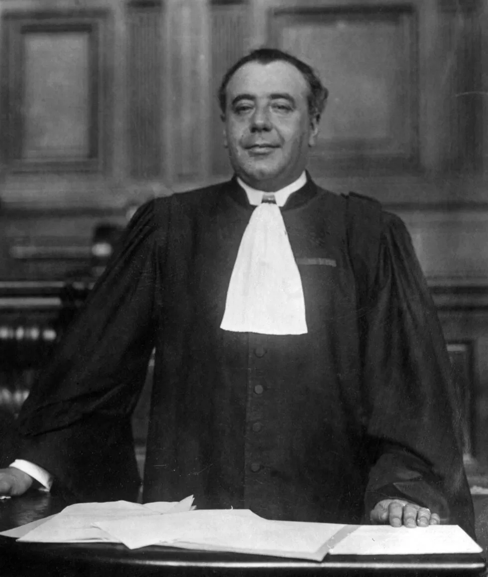 Robert Badinter peine de mort Panthéon prison ouverte